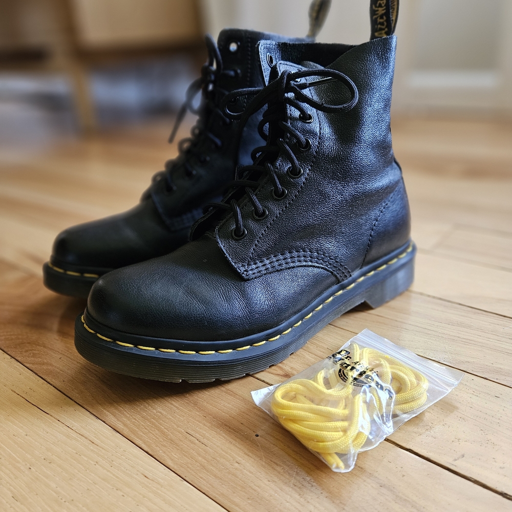 Dr. Martens 1460 Pascal Virginia Black Leather Boots Size 7